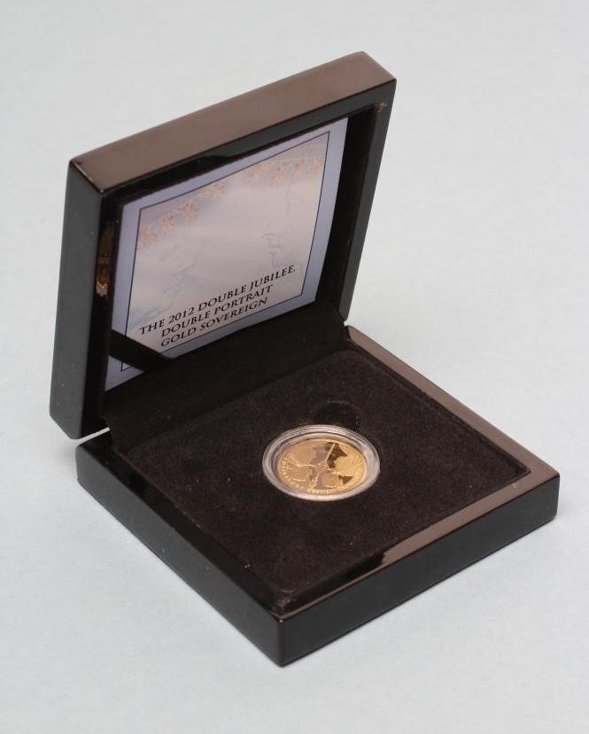 AN ELIZABETH II DOUBLE JUBILEE PORTRAIT GOLD SOVEREIGN Image