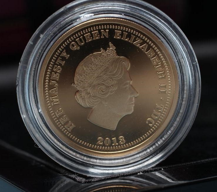 AN ELIZABETH II "VIVAT REGINA" GOLD SOVEREIGN Image