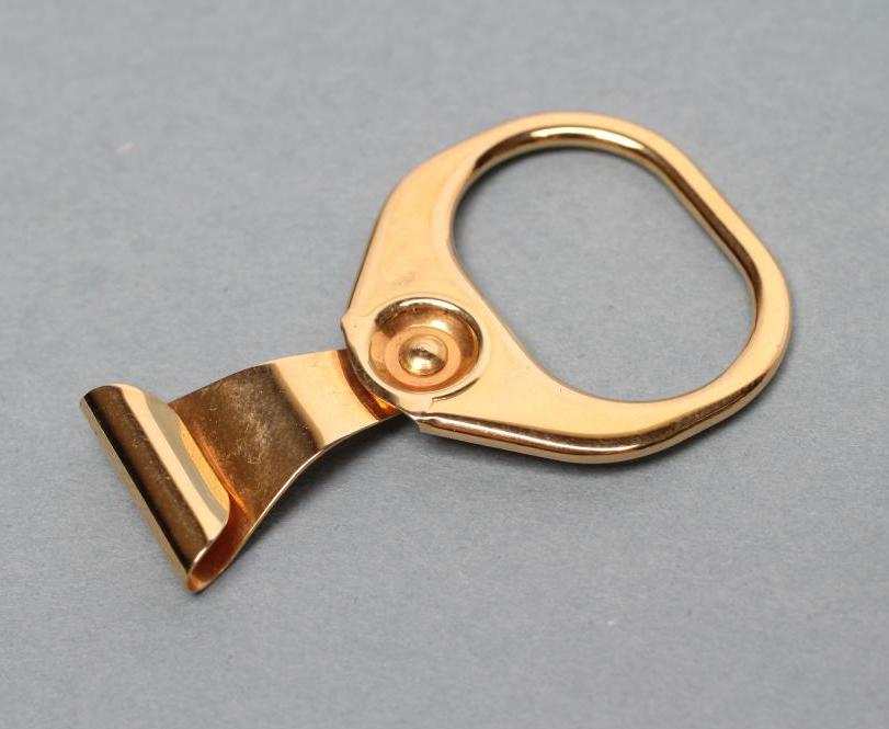 A 9CT GOLD NOVELTY "RING PULL" PENDANT Image