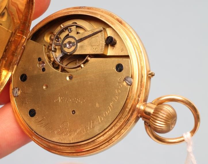 A VICTORIAN 18CT GOLD TOP WIND POCKET WATCH Image