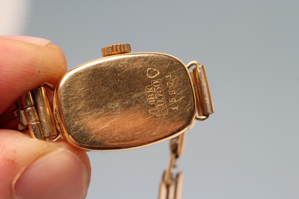 A LADY'S BUCHERER WRISTWATCH Image