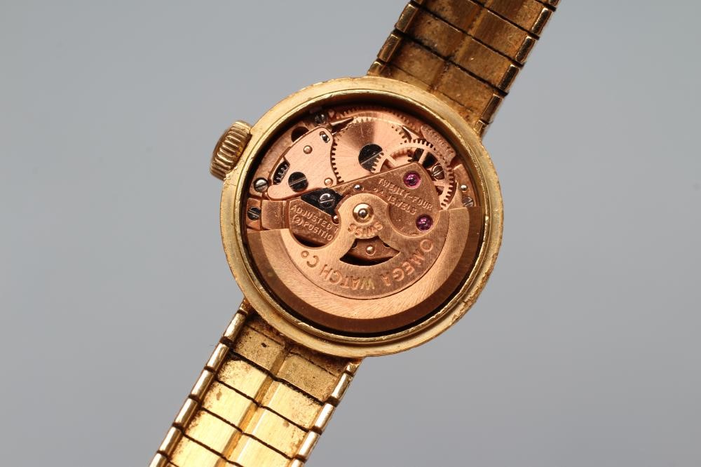 AN OMEGA LADYMATIC WRISTWATCH Image