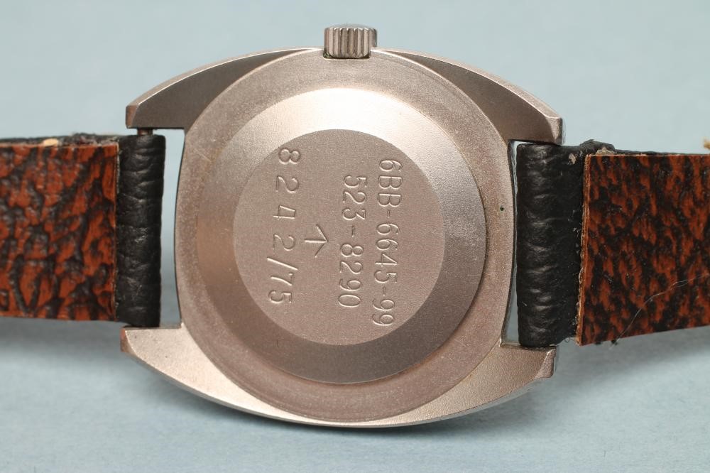 A HAMILTON MILITARY/PILOT'S AUTOMATIC WRISTWATCH Image