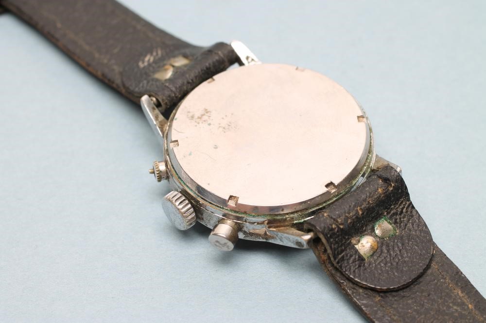 AN EDOUARD HEUER CHRONOGRAPH WRISTWATCH Image