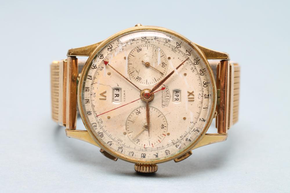 AN ANGELUS "CHRONODATO" TRIPLE CALENDAR WRISTWATCH Image
