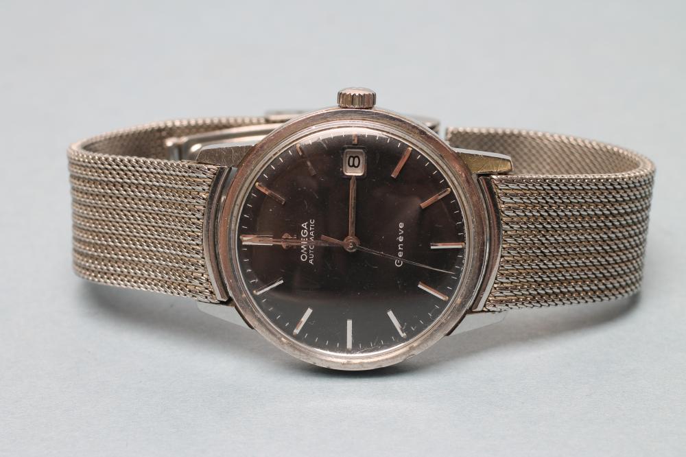 AN OMEGA SEAMASTER AUTOMATIC WRISTWATCH Image