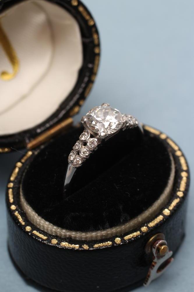 A SOLITAIRE DIAMOND RING Image