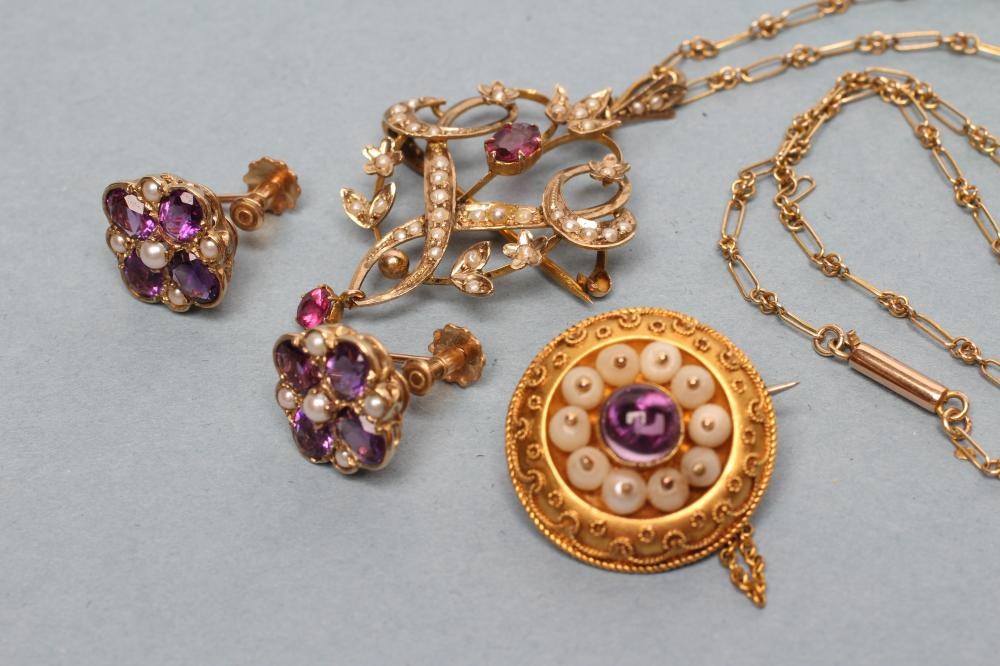 AN EDWARDIAN PENDANT Image