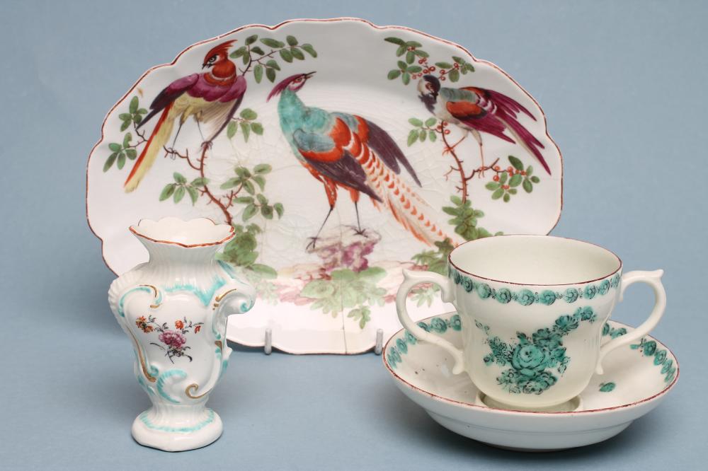 A DERBY PORCELAIN SMALL ROCOCO VASE Image