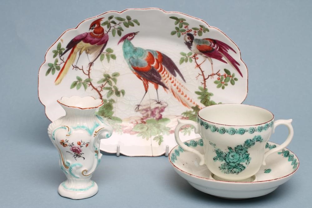 A DERBY PORCELAIN SMALL ROCOCO VASE Image