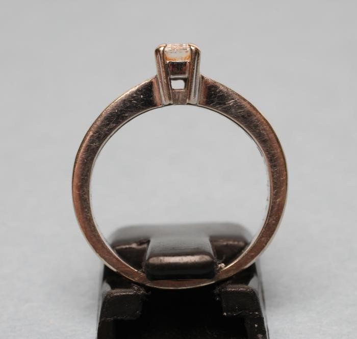 A DIAMOND RING Image