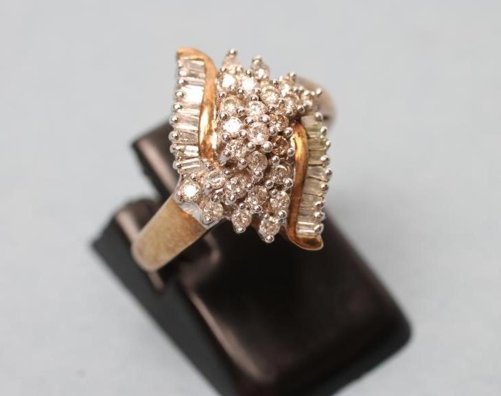 A DIAMOND DRESS RING Image