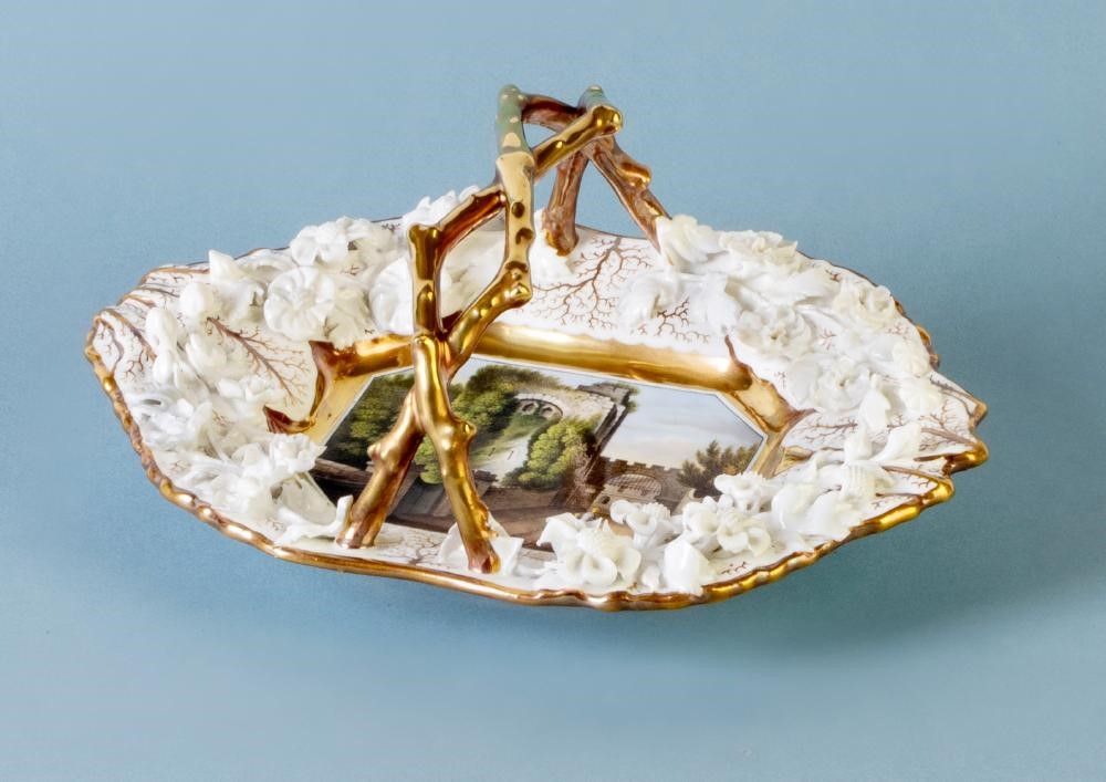 A ROCKINGHAM PORCELAIN BASKET Image