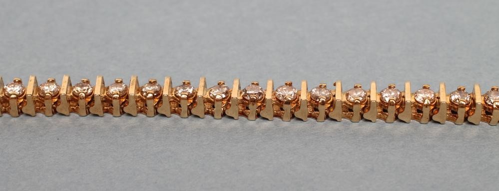 A DIAMOND LINE BRACELET Image