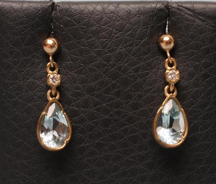 A PAIR OF AQUAMARINE DROP EARRINGS Image