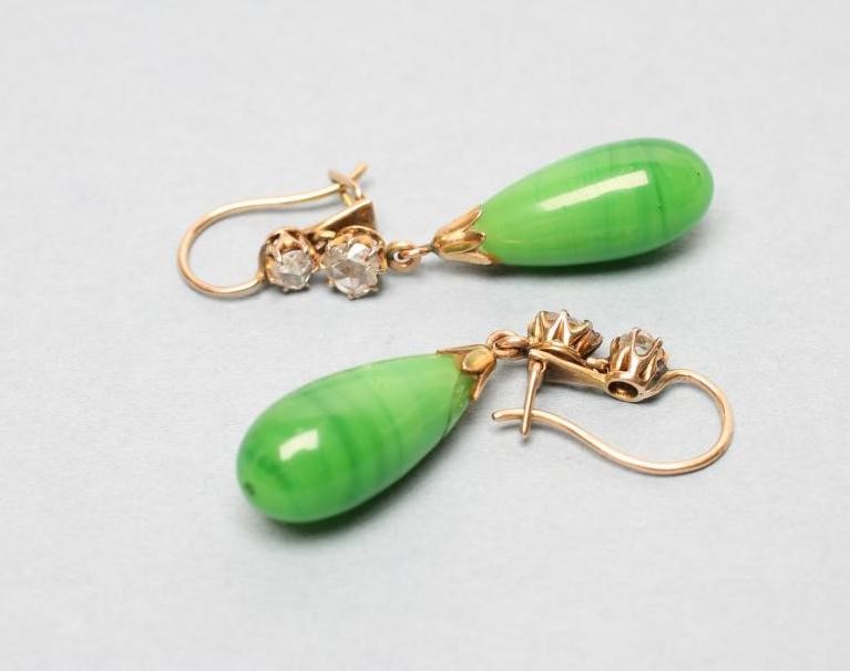 A PAIR OF LATE VICTORIAN DROP EARRINGS Image