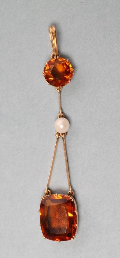 AN EDWARDIAN CITRINE PENDANT Image