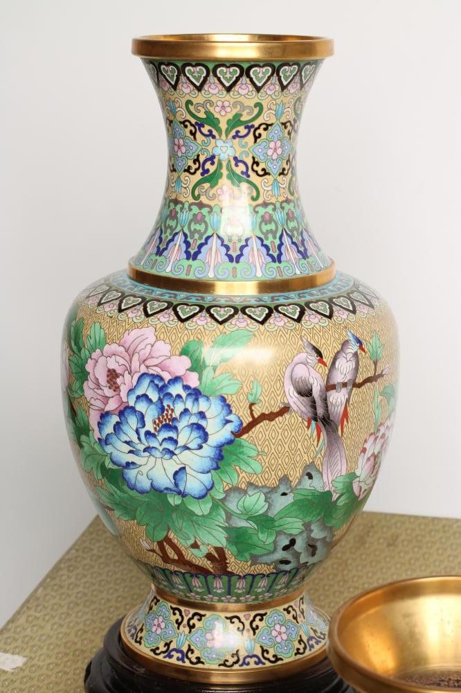 A PAIR OF CHINESE CLOISONNE ENAMEL VASES Image