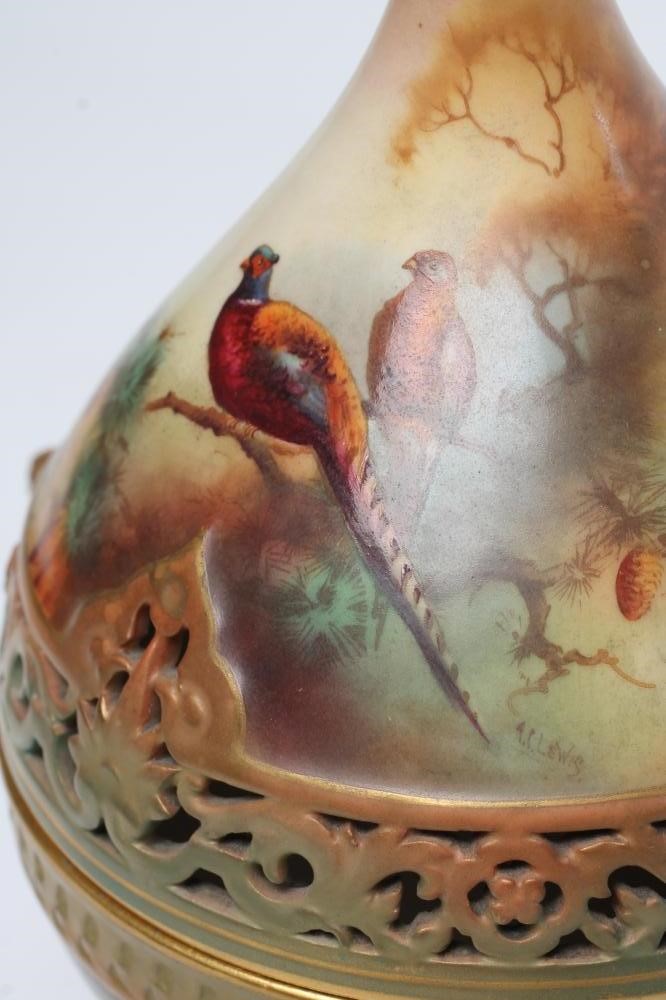 A ROYAL WORCESTER CHINA POT POURRI VASE AND COVER Image