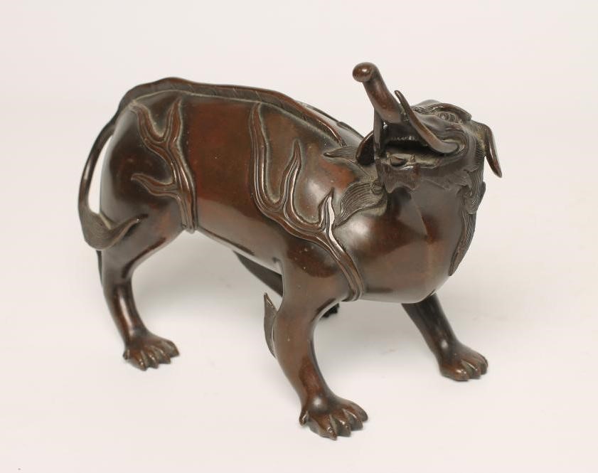 A JAPANESE BRONZE MYTHICAL BEAST Image