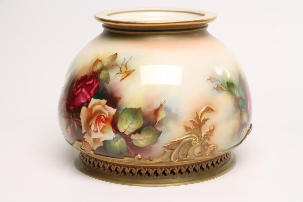 A ROYAL WORCESTER CHINA JARDINIERE Image