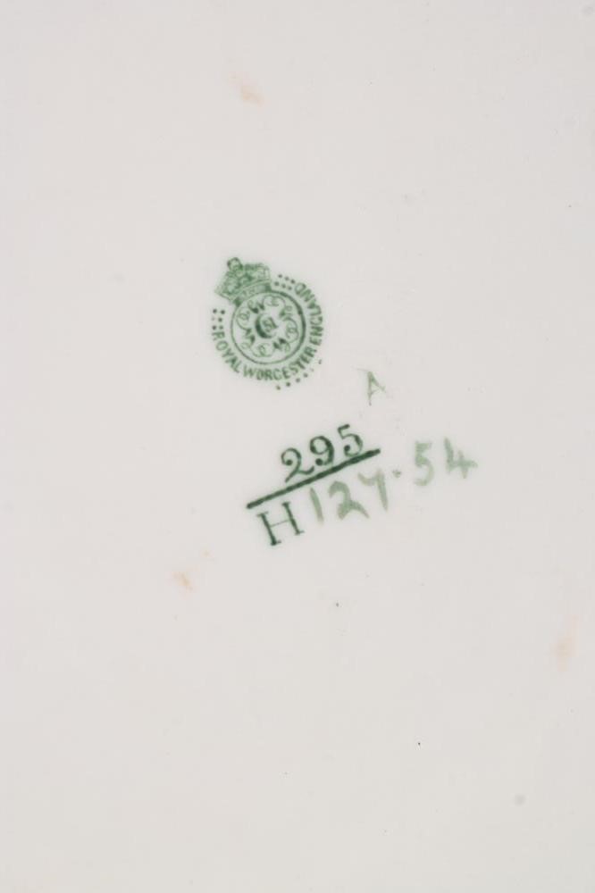 A ROYAL WORCESTER CHINA JARDINIERE Image