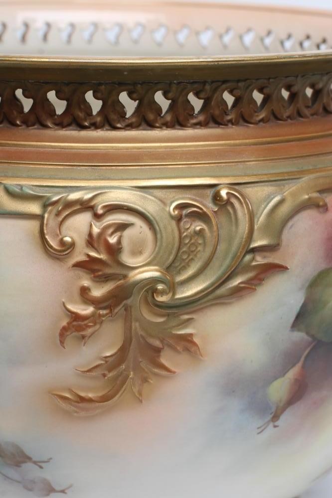 A ROYAL WORCESTER CHINA JARDINIERE Image