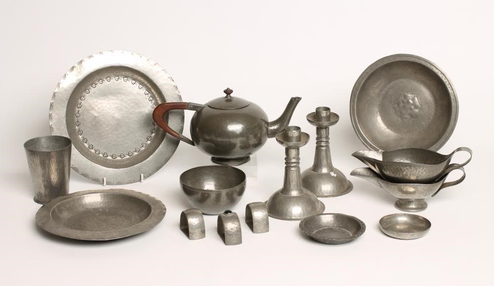 A COLLECTION OF ARTS AND CRAFTS PEWTER Image