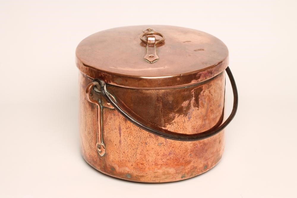 AN ARTS AND CRAFTS COPPER PAIL AND COVER Image