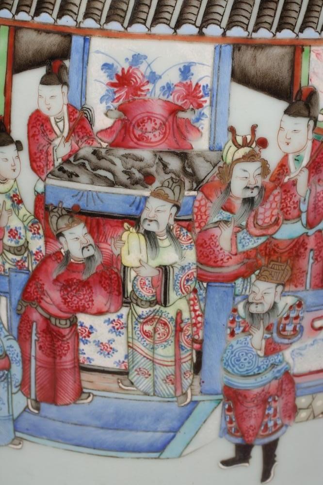 A CANTONESE PORCELAIN VASE of rounded cylindrical form with chi-long handles and everted rim Image