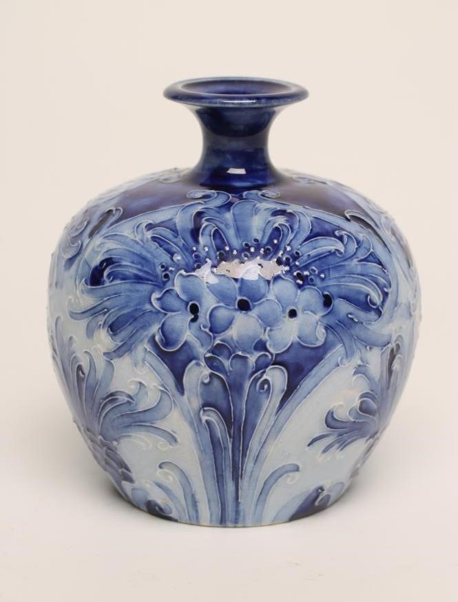 A MACINTYRE MOORCROFT FLORIAN WARE SMALL VASE Image