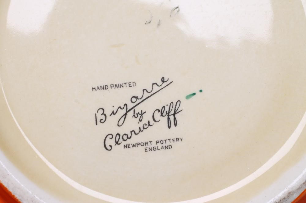 A CLARICE CLIFF NEWPORT POTTERY BIZARRE BOWL Image