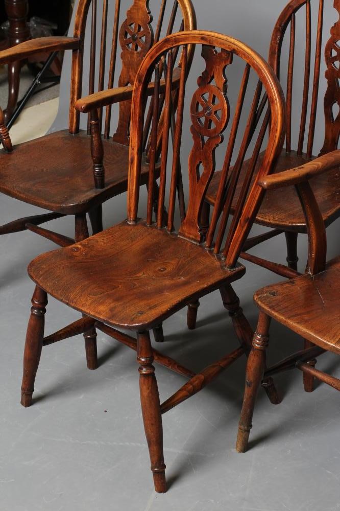 A WHEEL BACK WINDSOR SIDE CHAIR Image