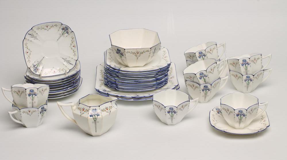 A SHELLEY CHINA QUEEN ANNE PART SERVICE Image