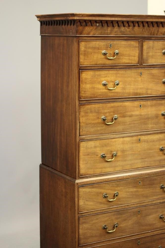 A GEORGIAN MAHOGANY CHEST ON CHEST Image