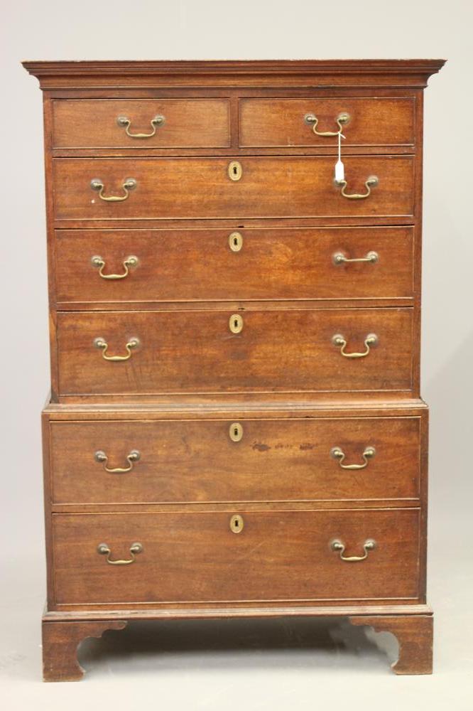 A GEORGIAN MAHOGANY CHEST ON CHEST Image