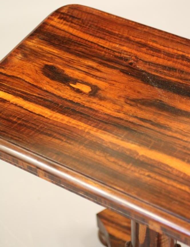 AN EARLY VICTORIAN ROSEWOOD OCCASIONAL TABLE of rounded oblong form Image