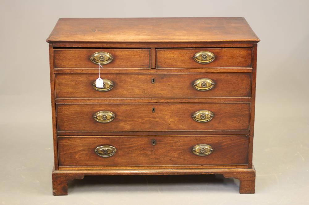 A GEORGIAN MAHOGANY CHEST Image