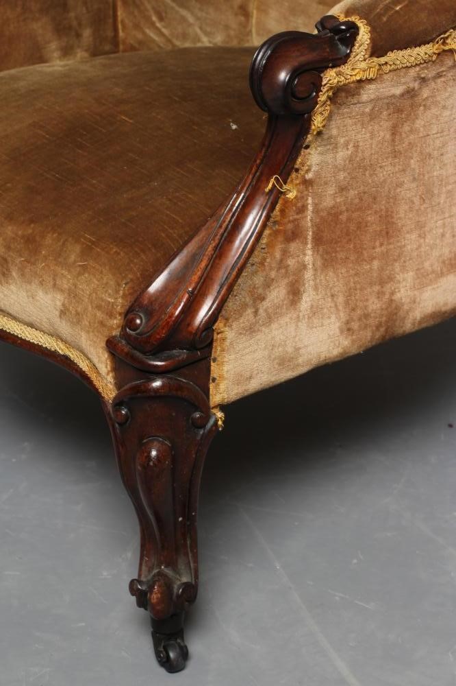 A VICTORIAN ROSEWOOD TUB EASY CHAIR Image