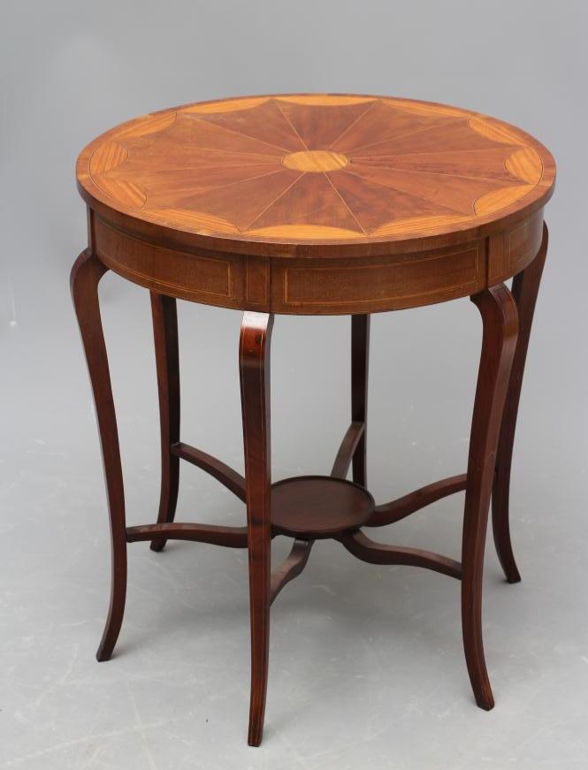 A LATE VICTORIAN MAHOGANY OCCASIONAL TABLE Image