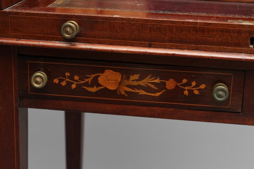 AN EDWARDIAN MAHOGANY CYLINDER BUREAU Image