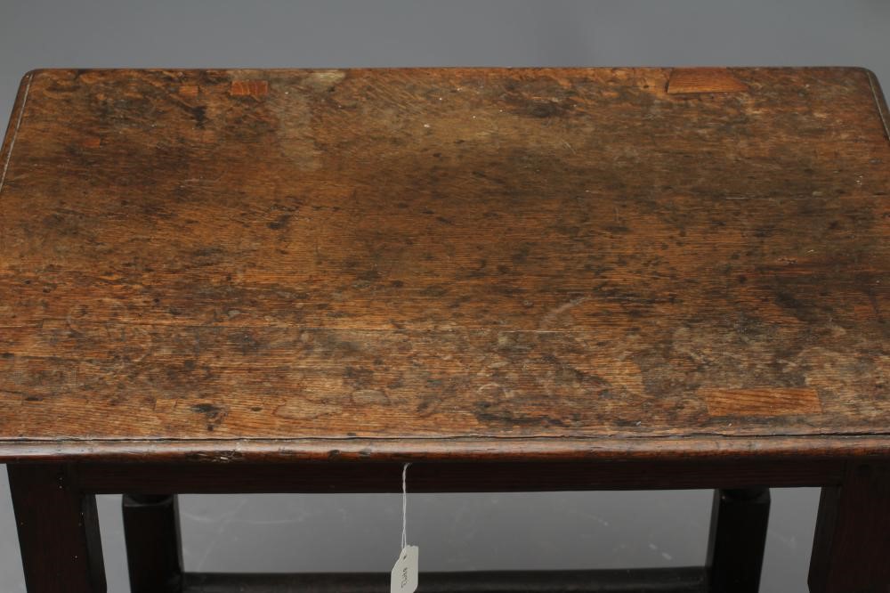 AN OAK SIDE TABLE Image