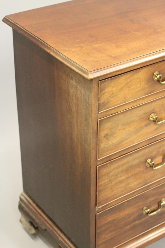 A GEORGIAN MAHOGANY CHEST Image