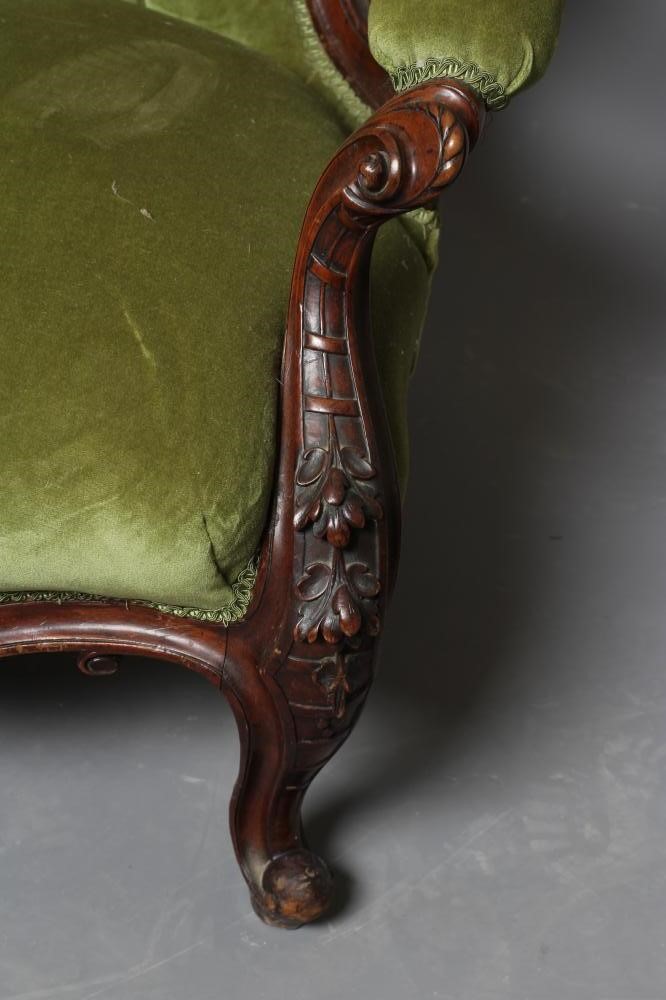 A VICTORIAN WALNUT FRAMED SALON CHAIR of spoonback form Image