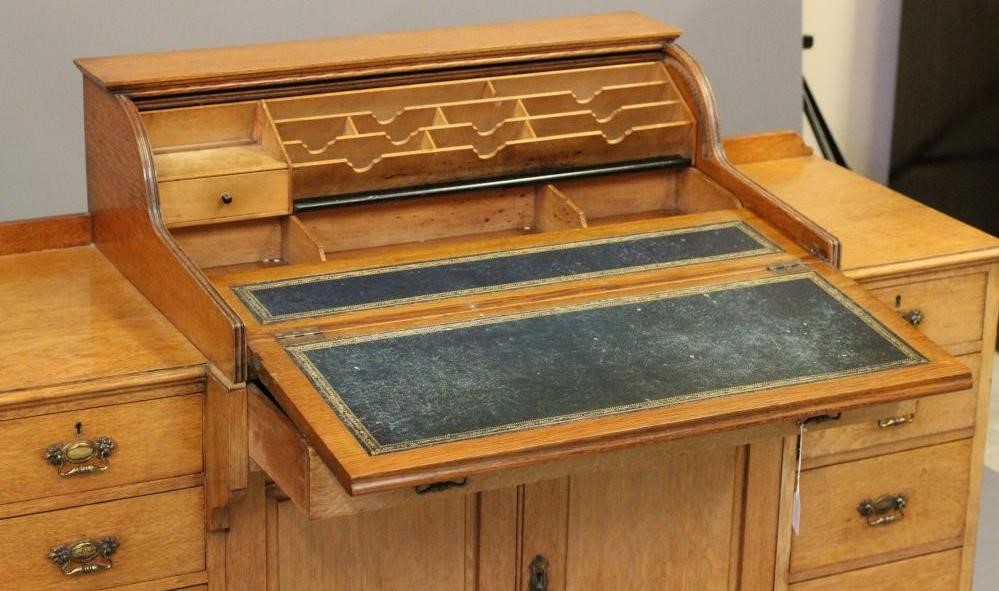 A PRATT & SON "BRADFORD DESK Image