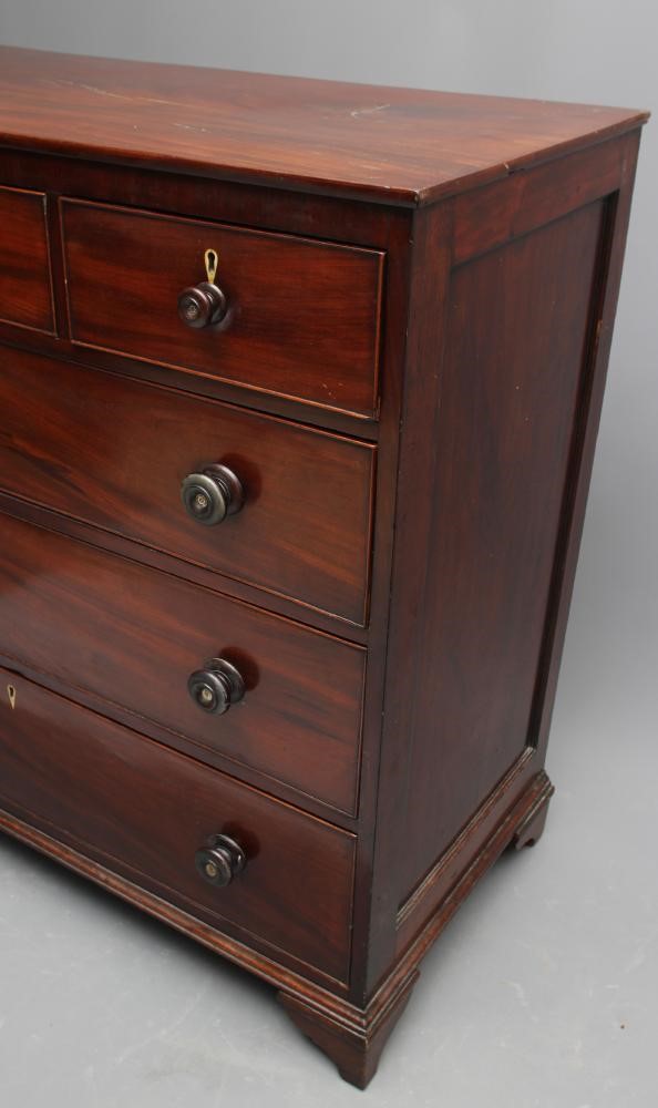 A LATE GEORGIAN MAHOGANY CHEST Image