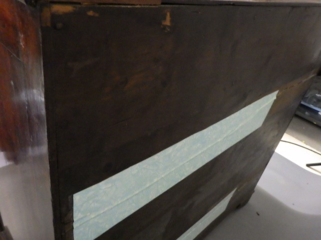 A LATE GEORGIAN MAHOGANY CHEST Image