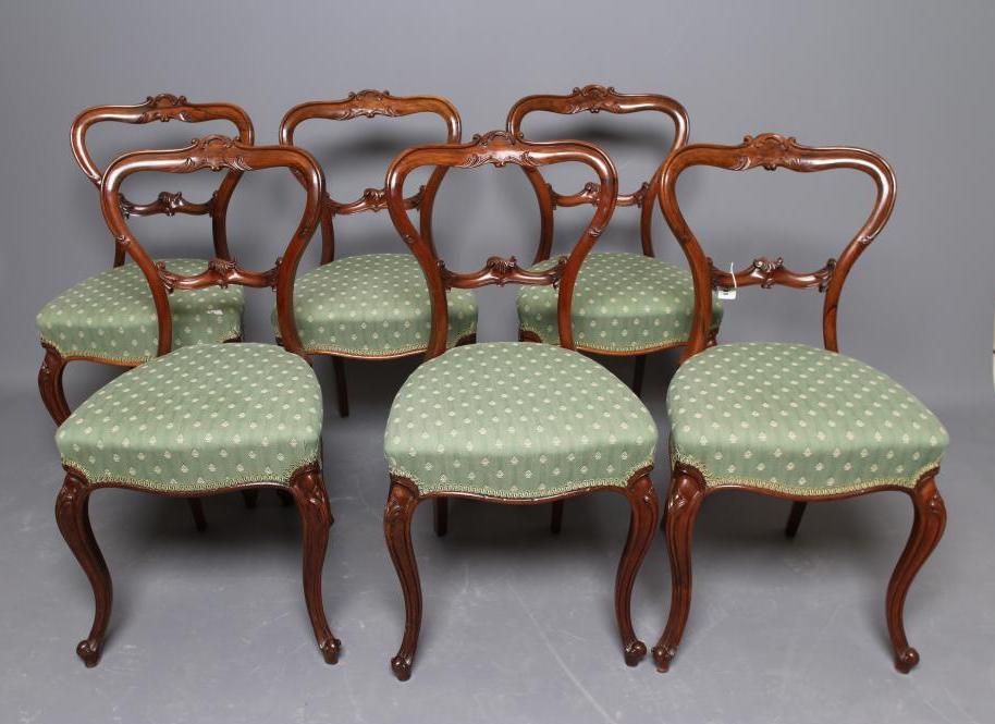 A SET OF SIX VICTORIAN ROSEWOOD DINING CHAIRS Image