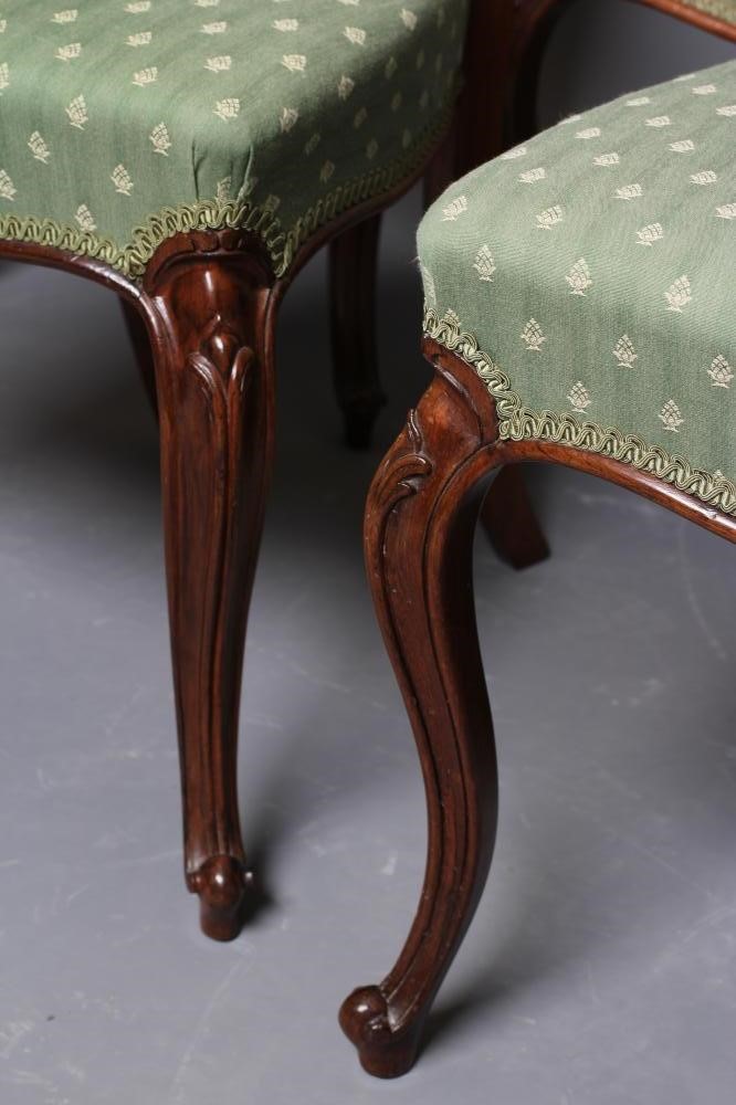 A SET OF SIX VICTORIAN ROSEWOOD DINING CHAIRS Image