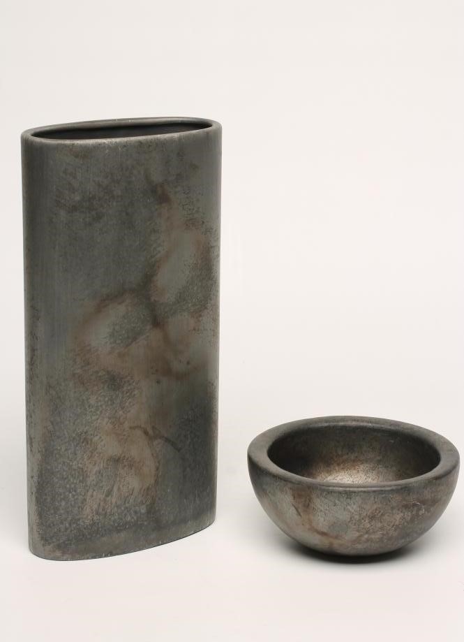 ‡KEITH MUNRO (b. 1958) Image